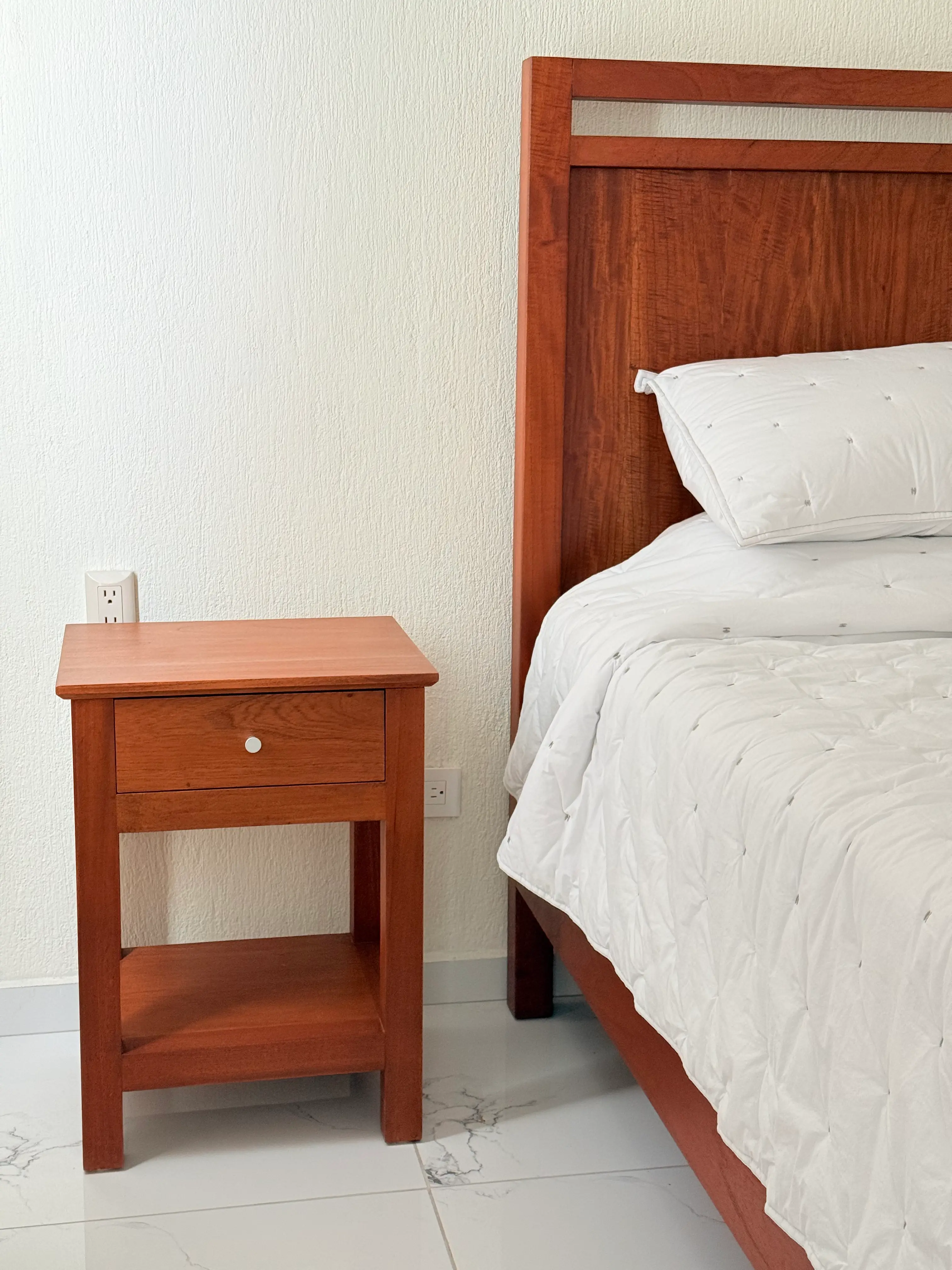 Madéstica – Muebles de madera maciza hechos a mano